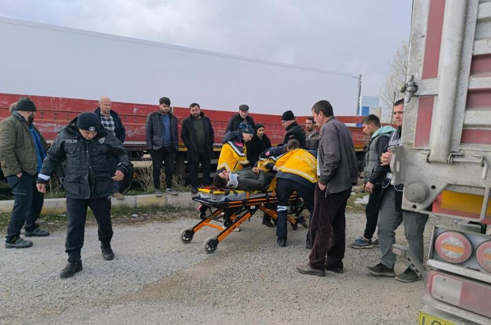 Tır kontrolden çıktı, zincirleme kaza tehlikesi yaşandı. Yolun boş olması