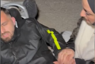 Düzce’de motosikletli kurye olarak çalışan Onur Eski, sevgilisi Elif Ceylan’ı