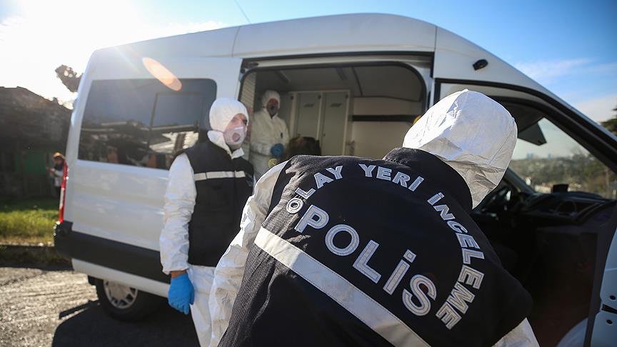 Olay, Karabağlar ilçesi Adnan Kahveci Parkı’nda meydana geldi. İddiaya göre,