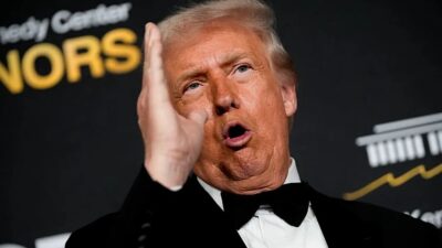 ABD Başkanı Donald Trump, Ukrayna lideri Zelenskiy’nin Washington tarafından hazırlanan