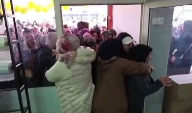 Diyarbakır'ın Ergani ilçesinde açılan bir ucuzluk merkezinin açılışında büyük bir
