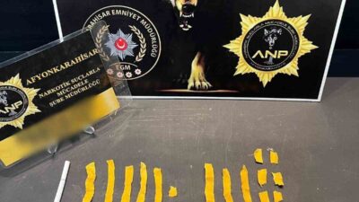 Afyonkarahisar’da polis tarafından gerçekleştirilen uyuşturucu operasyonunda 21 adet uyuşturucu emdirilmiş