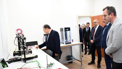 Afyon Kocatepe Üniversitesi (AKÜ) Rektörü Prof. Dr. Mehmet Karakaş; İktisadi