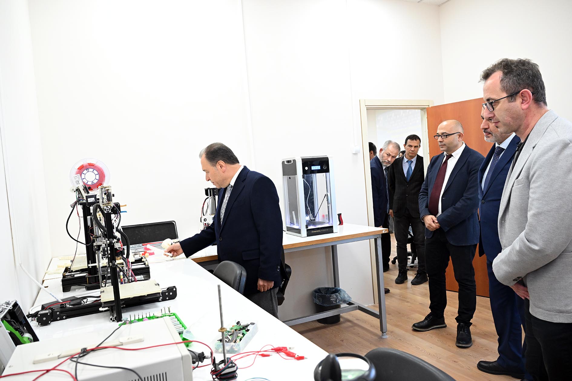 Afyon Kocatepe Üniversitesi (AKÜ) Rektörü Prof. Dr. Mehmet Karakaş; İktisadi