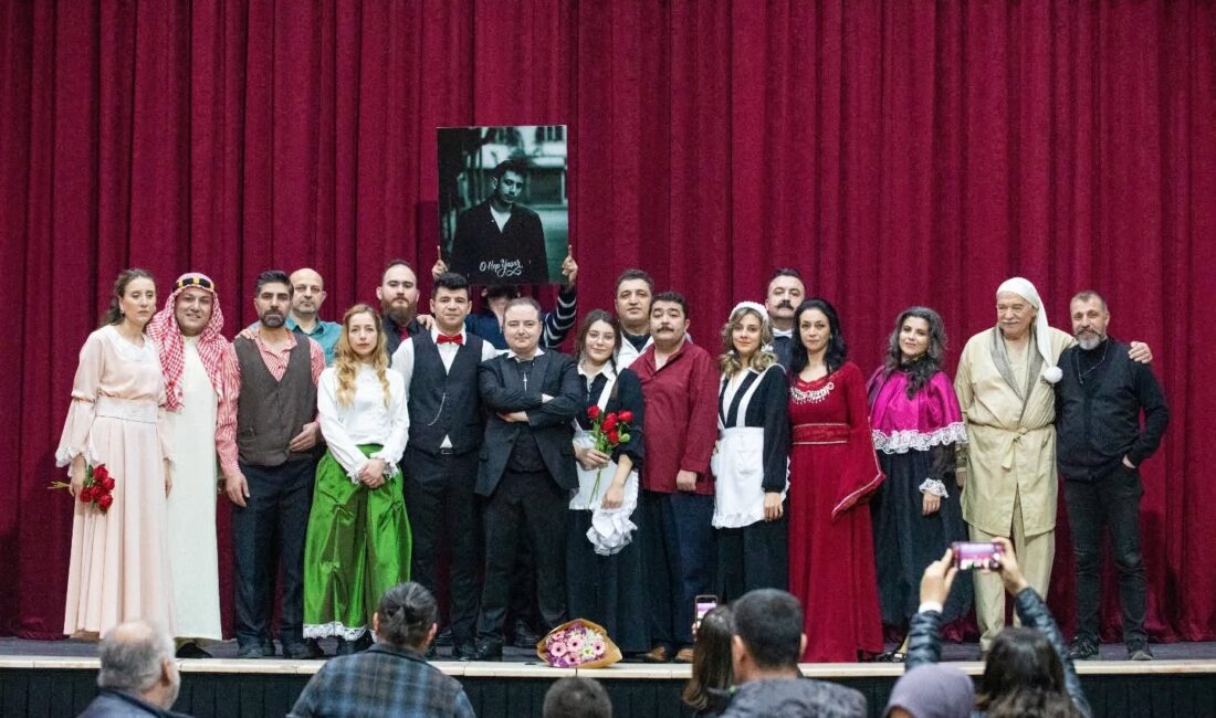 Afyonkarahisar Belediyesi Şehir Tiyatrosu, yeni sezonda izleyicisini kahkahaya boğacak yeni