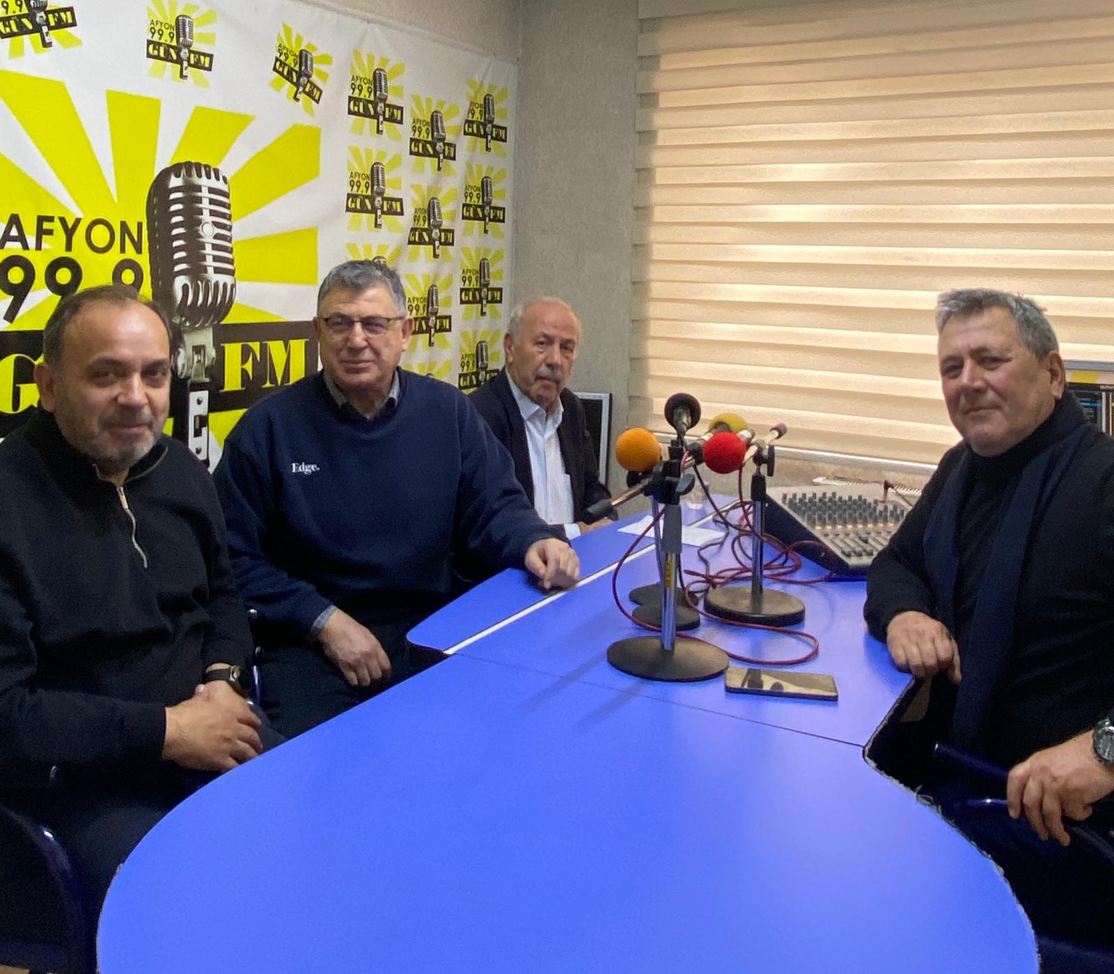 Gün FM’de yayınlanan Basın Odası programında esnafların sorunları konuşuldu. Esnafların