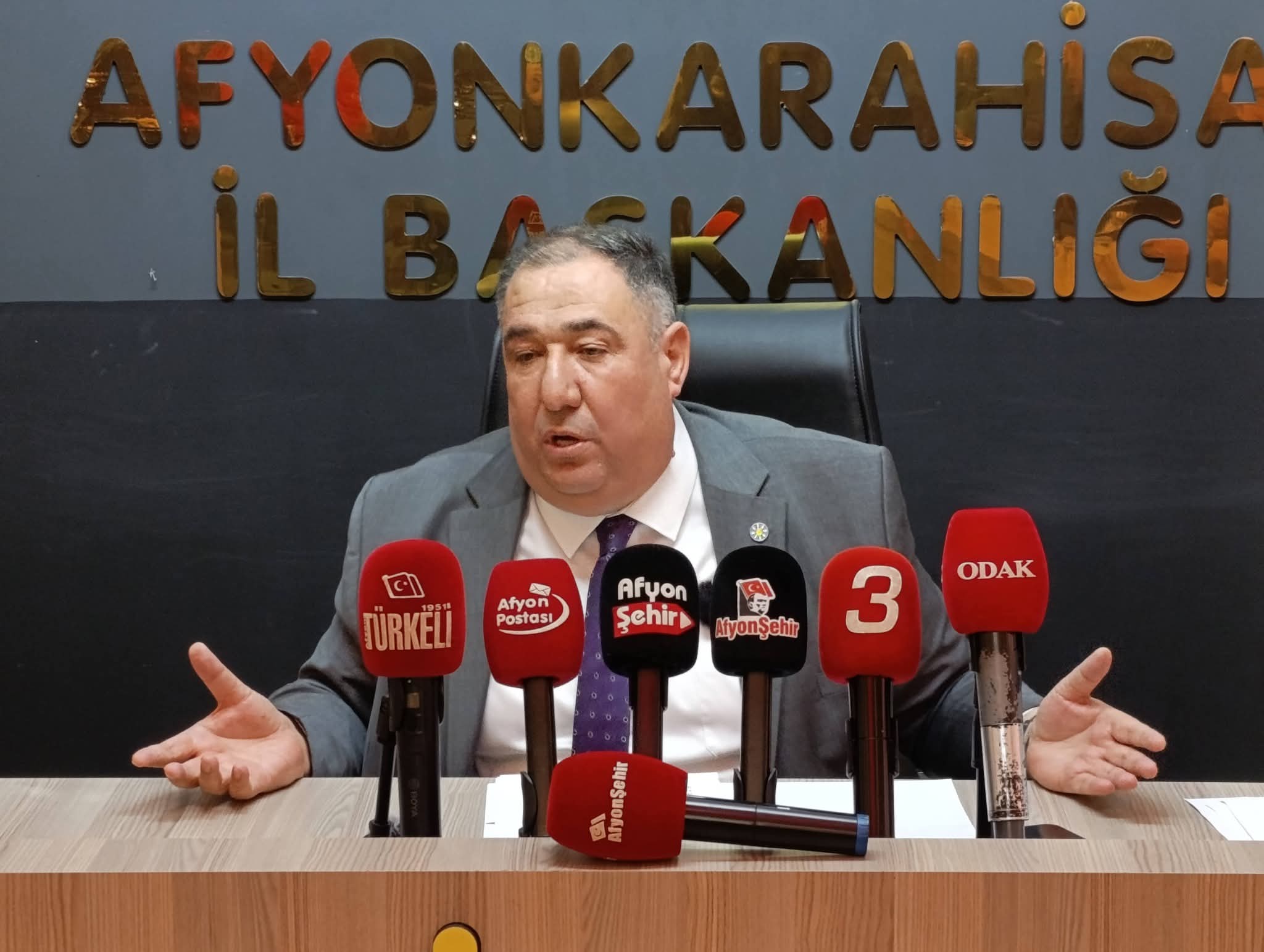 İYİ Parti Afyonkarahisar İl Başkanı Muhammet Mısırlıoğlu, Afyonkarahisar PTT Başmüdürlüğü’nün