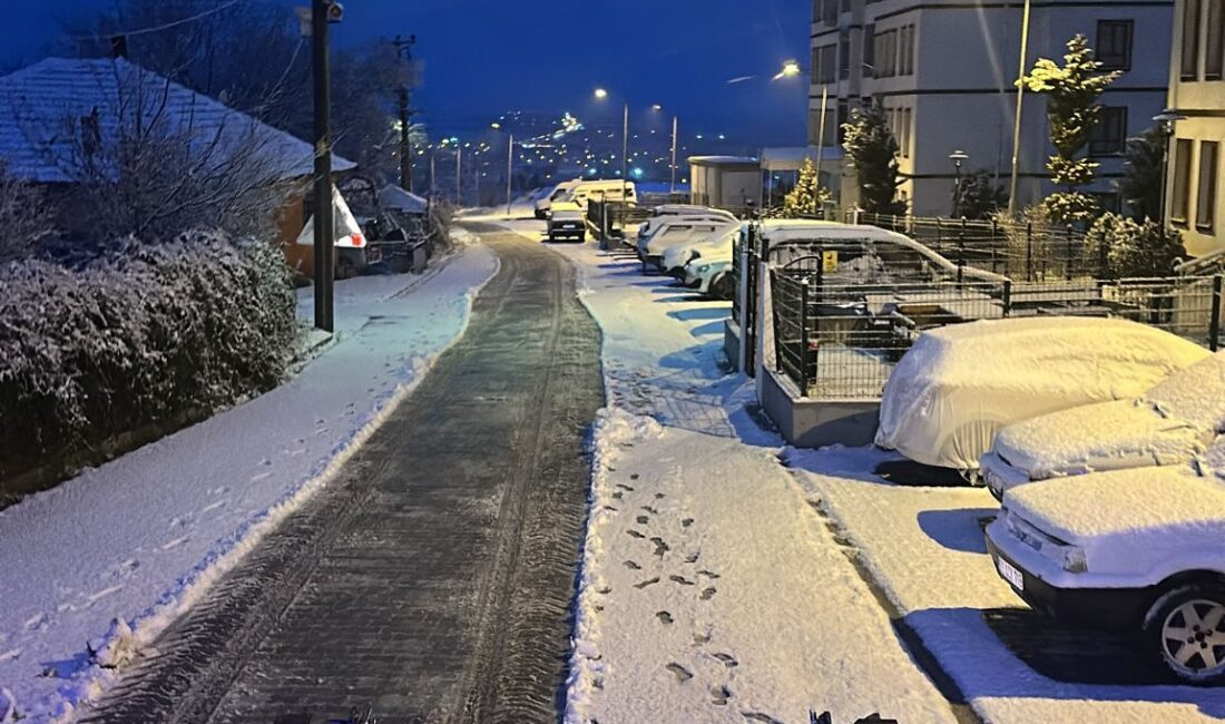 Yeni yıla kar yağışıyla giren Dinar’da, Belediye Başkanı Veysel Topçu’nun