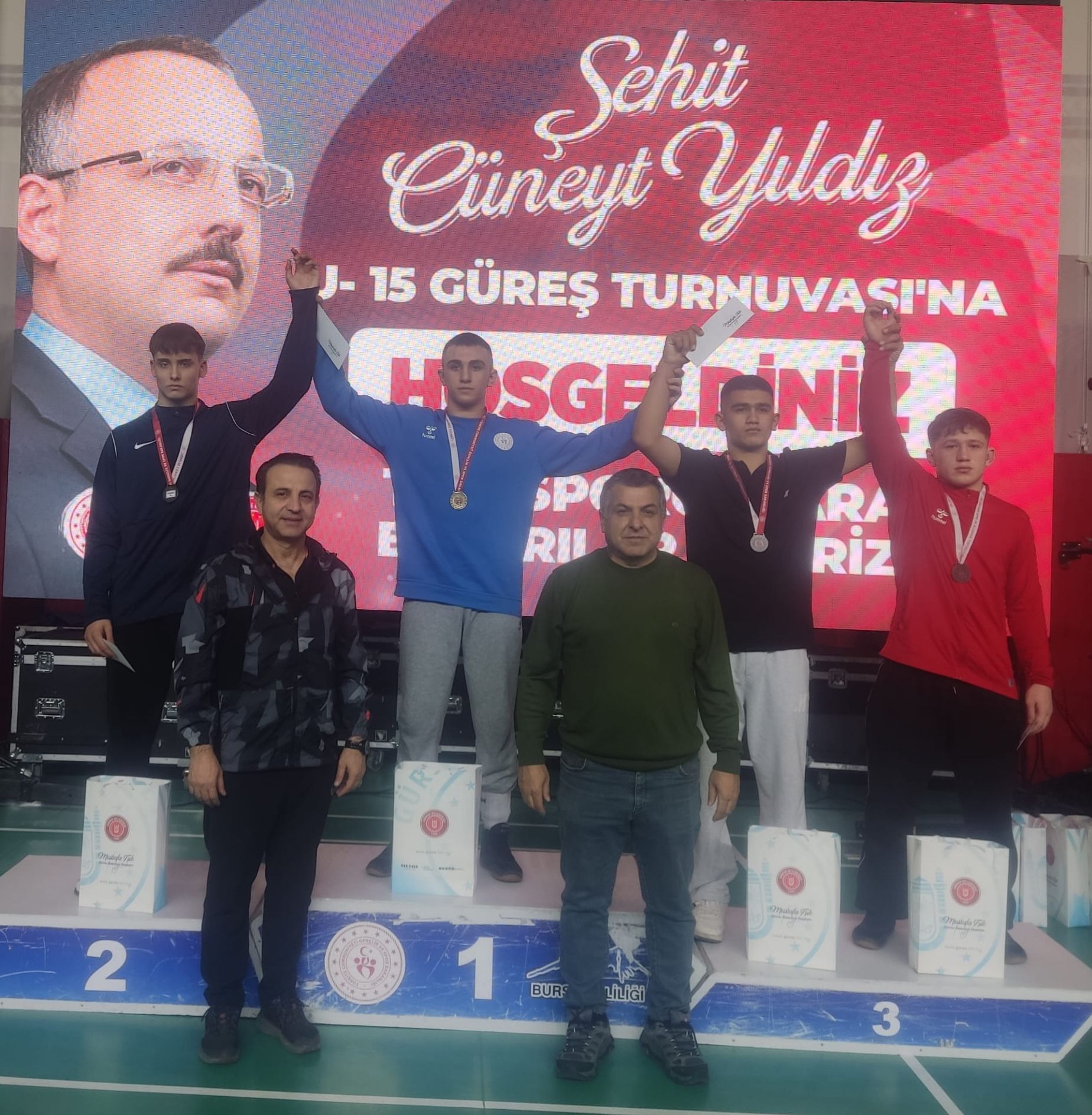 Afyonkarahisar’ı Bursa’da temsil eden Sporcu Eğitim Merkezi Afyon Gençlik Spor