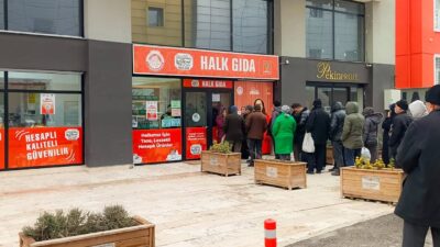 Afyonkarahisar Belediye Başkanı Burcu Köksal, sosyal medya hesabından Halk Gıda’da