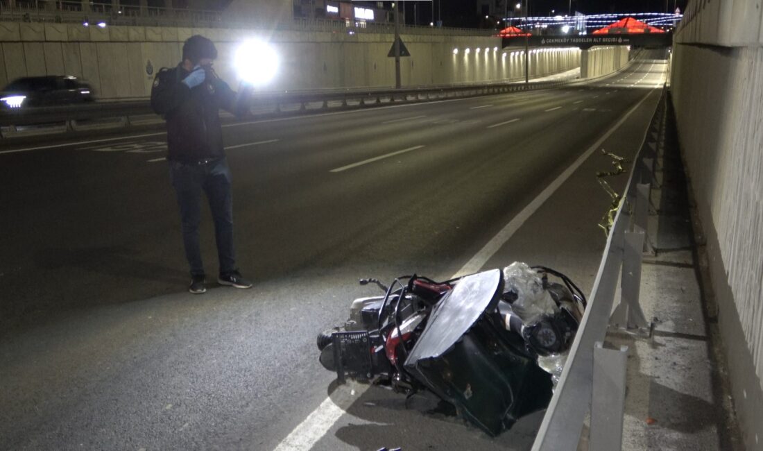 Çekmeköy’de gece saatlerinde meydana gelen korkunç kazada, makas atarak ilerlediği