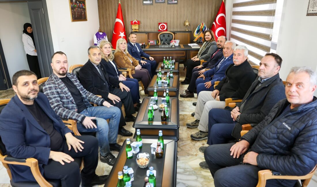 Afyonkarahisar’ın CHP’li Belediye Başkanı Burcu Köksal, Milliyetçi Hareket Partisi (MHP)