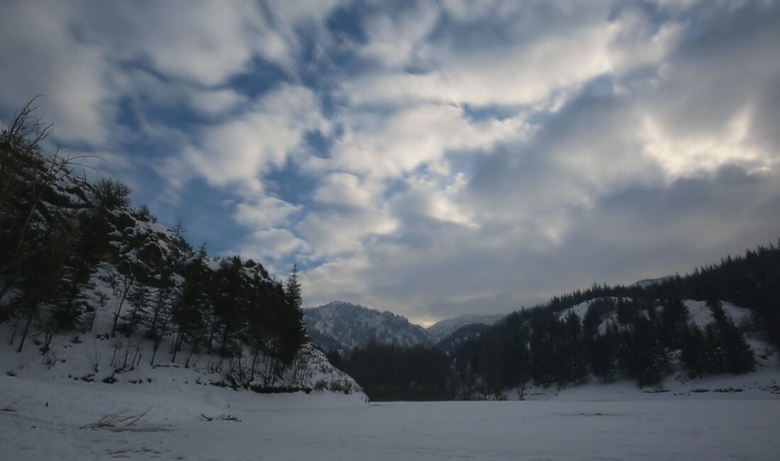 Afyonkarahisar’da yağan kar yağışı sonrası ortaya çıkan kış manzarası dron