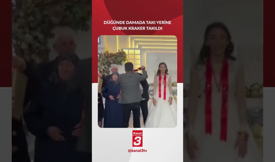 Amasya’da bir düğünde damada takı yerine çubuk kraker takıldı. 📶https://kanal3.com.tr/