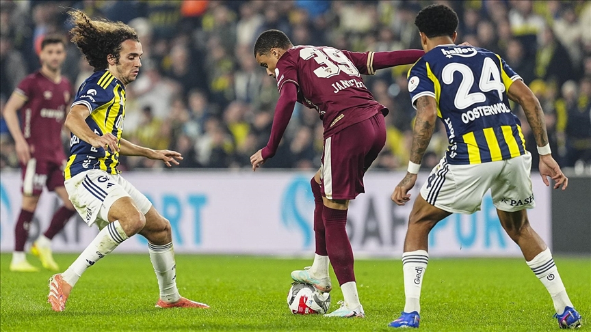 dakikada Fenerbahçe golü buldu. Semedo’nun pasında sol kanatta topla buluşan