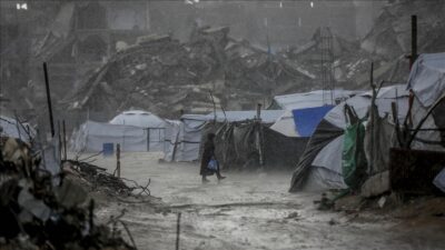 İsrail’in saldırıları ve ablukası altında, hastalık, ölüm ve çaresizliğin kol