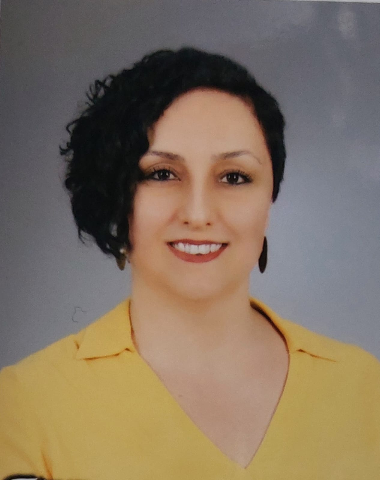 Helin Aygün yazar fotoğrafı