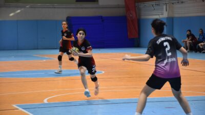 Afyonkarahisar’ın ev sahipliğinde düzenlenen Okul Sporları Hentbol Yıldızlar Grup Müsabakaları,