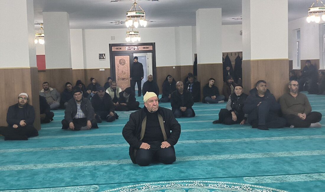 Afyonkarahisar'ın İscehisar ilçesinde "Şehirlerin Kalbi Camilerde Buluşalım" programı düzenlendi.