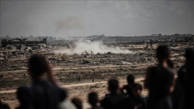 İsrail ordusunun Gazze Şeridi'nin kuzeyindeki Cibaliya Mülteci Kampı'nda açtığı ateş