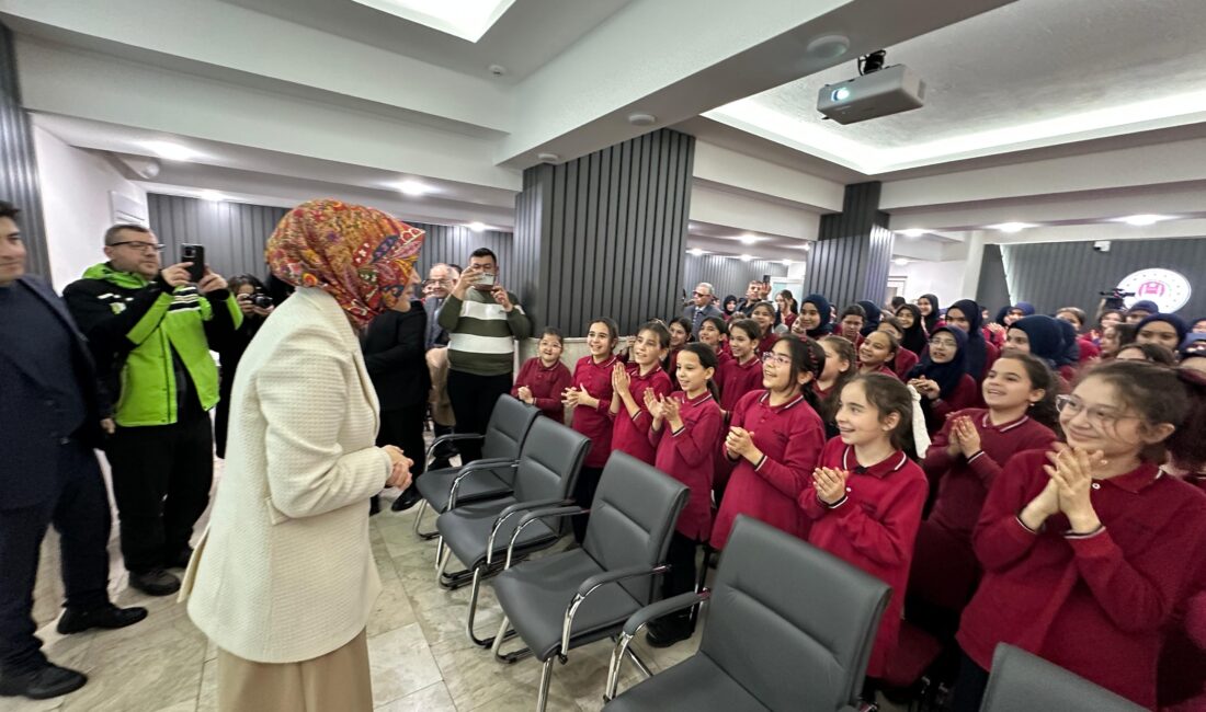 Afyonkarahisar Valisi Doç. Dr. Kübra Güran Yiğitbaşı, Kadınana İmam Hatip