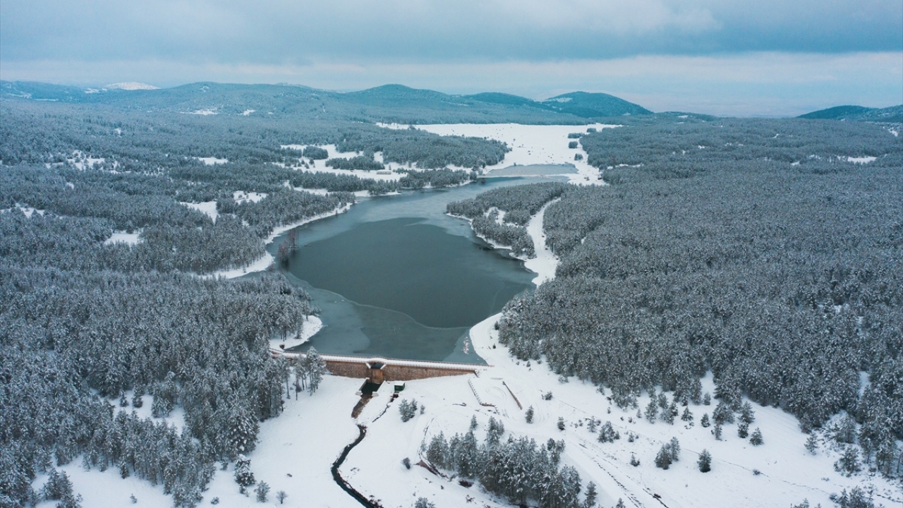 Afyonkarahisar’da etkili olan soğuk hava dalgası, en sert yüzünü Şuhut