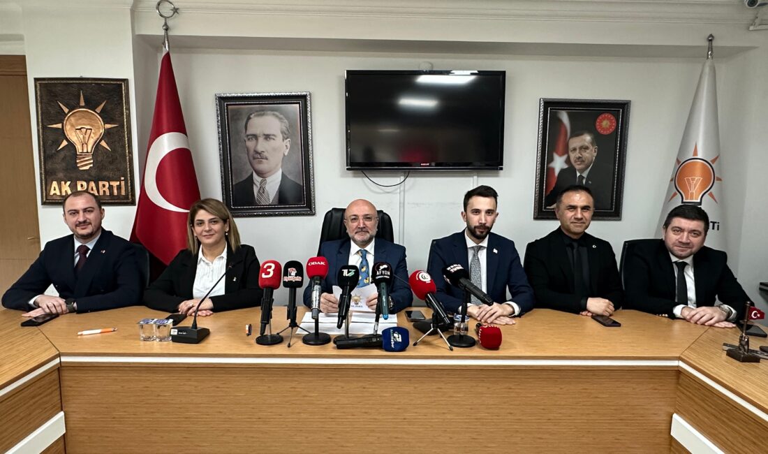 AK Parti Afyonkarahisar İl Başkanlığı tarafından düzenlenen basın toplantısında, parti