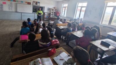 Afyonkarahisar İl Jandarma Komutanlığı tarafından İscehisar ilçesindeki okullarda öğrencilere yönelik