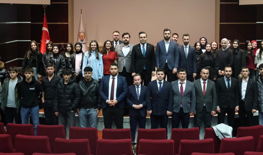 AK Parti Afyonkarahisar İl Gençlik Kolları Başkanı Mehmet Emin İntepe