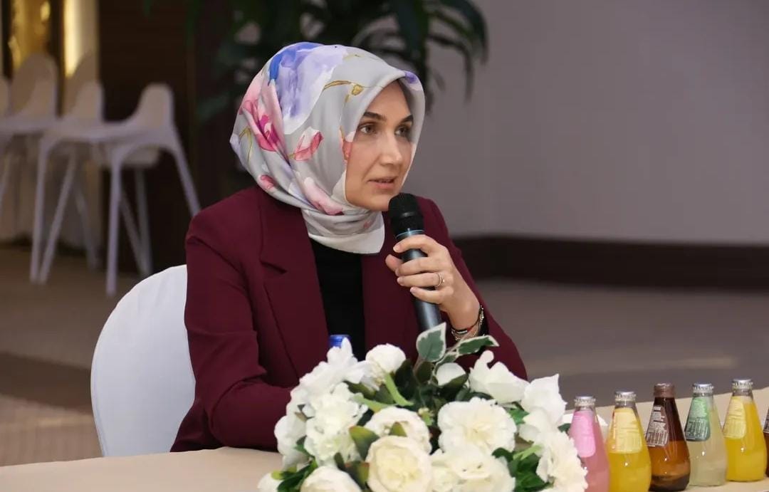 İdareciler günü programı yoğun katılımla gerçekleştirildi