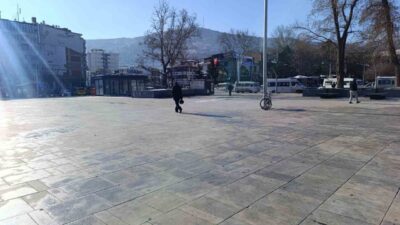 Hava sıcaklıklarının eksi 13 derecelere kadar düştüğü ve okulların bir