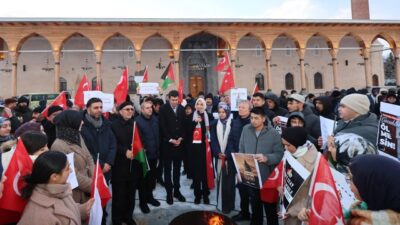 AFYONKARAHİSAR (AA) – Afyonkarahisar Valisi Kübra Güran Yiğitbaşı, gençlerle sabah