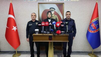 Afyonkarahisar Valisi Doç. Dr. Kübra Güran Yiğitbaşı, İl Jandarma Komutanlığı’nda