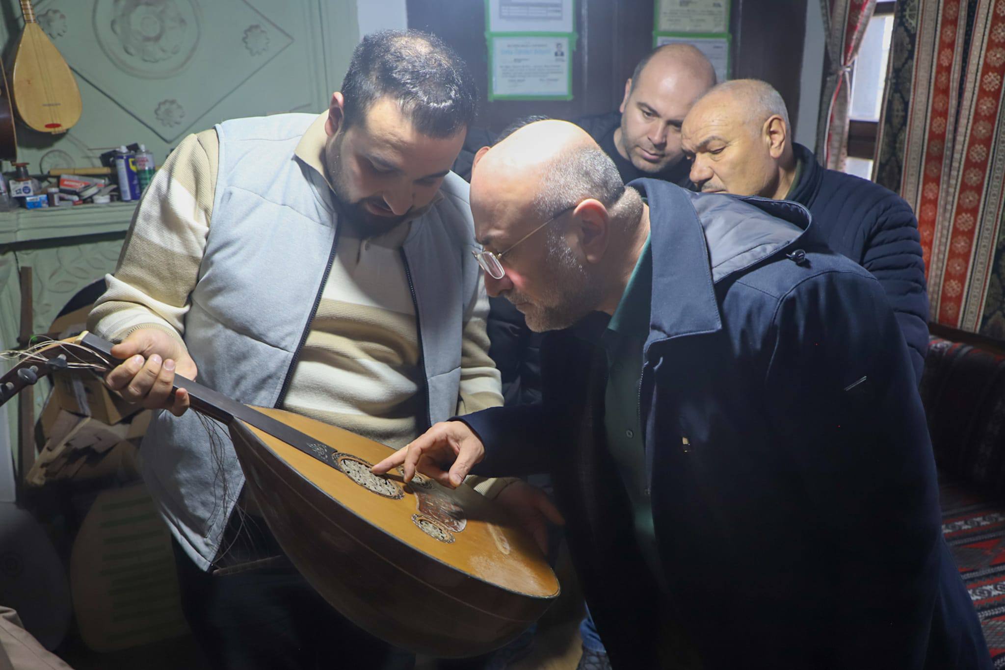 AK Parti Afyonkarahisar İl Başkanı Turgay Şahin, çalgı yapımcısı ve