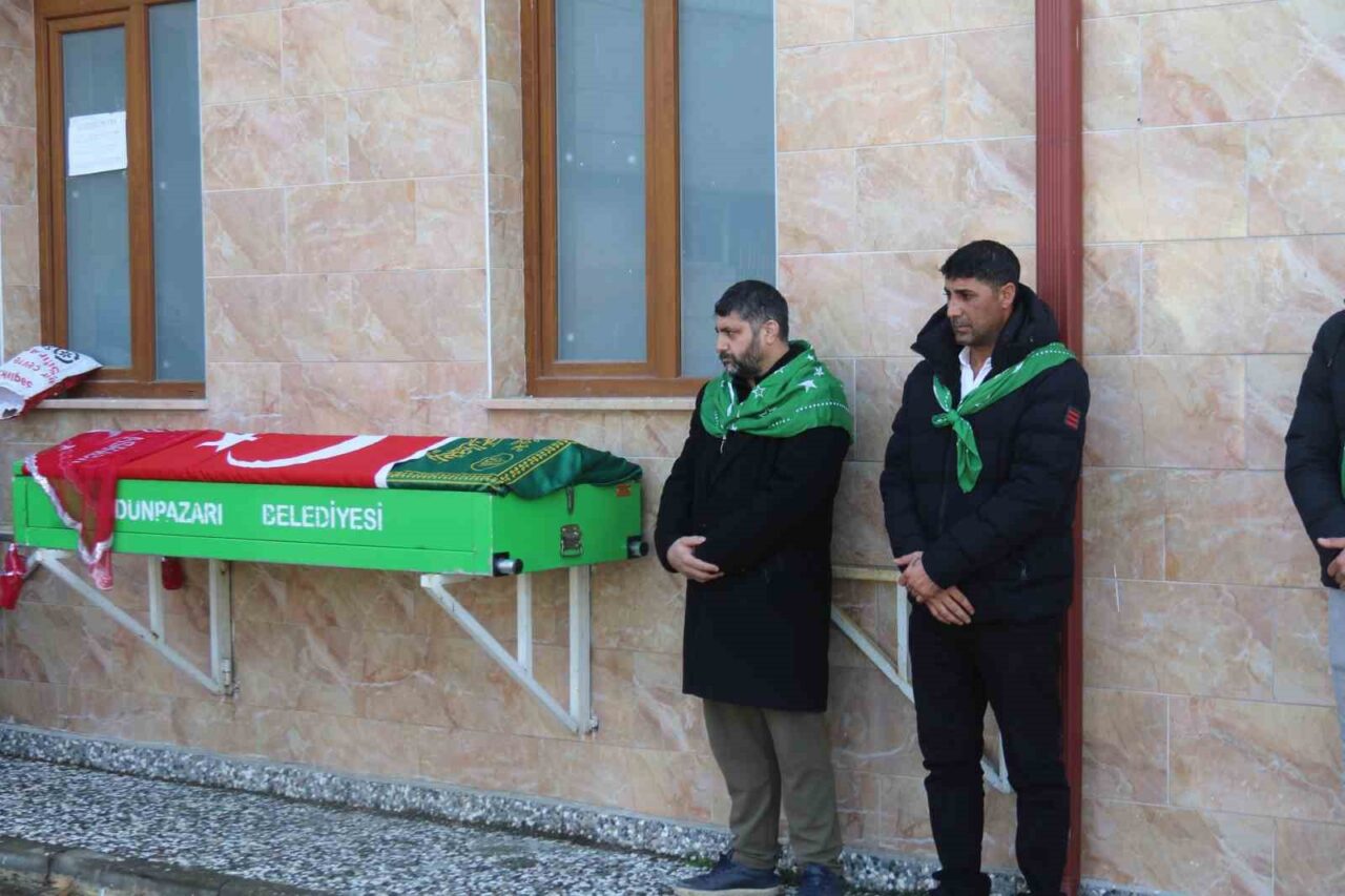 Eskişehir’de önceki gece meydana gelen feci trafik kazasında hayatını kaybeden