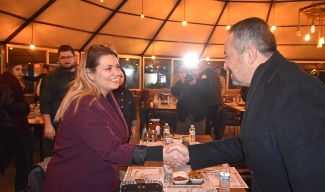 Sandıklı Belediye Başkanı Adnan Öztaş, kamuoyunun doğru bilgilendirilmesi adına gece