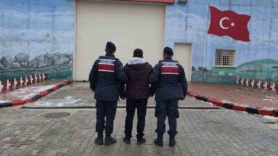 Afyonkarahisar’da çeşitli suçlardan aranan 24 kişi Jandarma tarafından yakalanırken şahıslardan