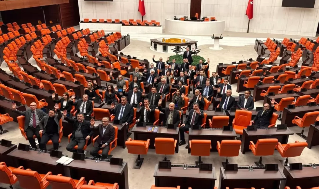 Hükümetin en düşük emekli maaşını 20 bin liraya çıkarma teklifi,