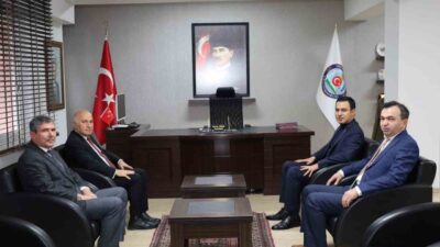 Afyonkarahisar’ın Dinar ilçesinde eğitim faaliyetlerinin değerlendirildiği toplantı gerçekleştirildi.
