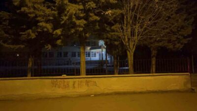 Eskişehir’de okul bahçesinde babayı darbedip 17 yaşındaki oğlunu bıçaklayan 3