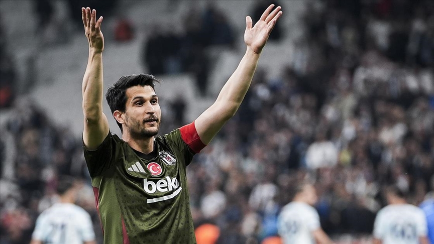 Siyah-beyazlı takımla 3'er Süper Lig ve Türkiye Kupası'nın yanı sıra