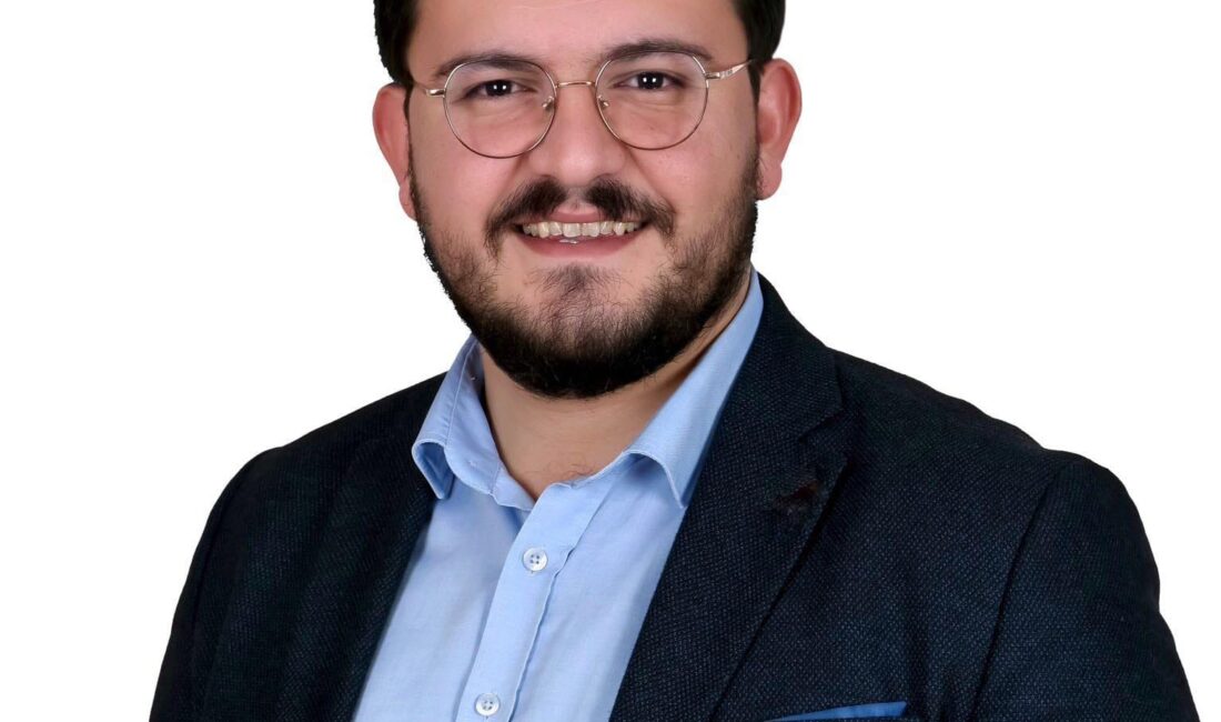 Cumhuriyet Halk Partisi Afyonkarahisar eski Gençlik Kolları Başkanı ve İzmir