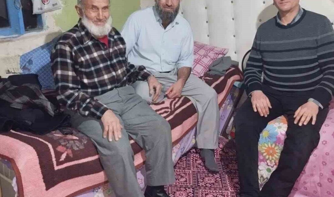 Afyonkarahisar’ın Şuhut ilçesinde, "Ulu Çınarlar" projesi çerçevesinde yaşlılara yönelik anlamlı