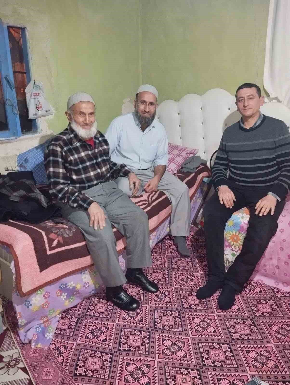 Afyonkarahisar’ın Şuhut ilçesinde, "Ulu Çınarlar" projesi çerçevesinde yaşlılara yönelik anlamlı