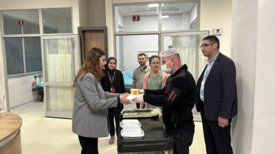 Afyonkarahisar Devlet Hastanesi'nin acil servisinde iftar ve sahur vakitlerinde hasta