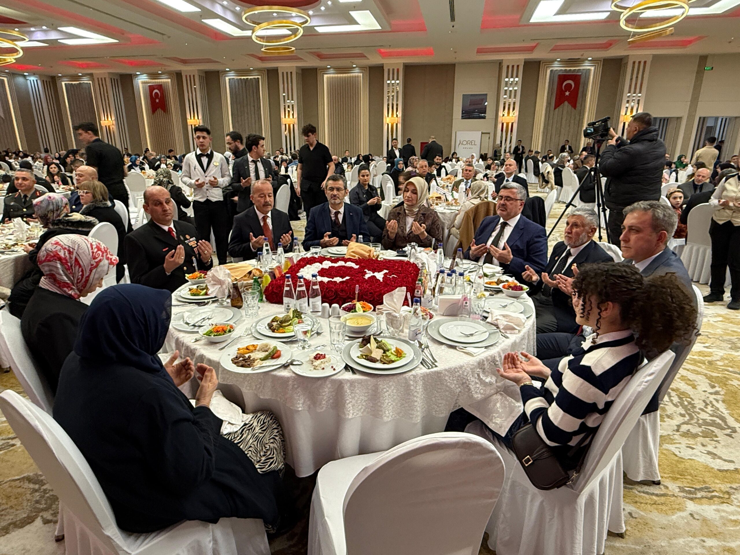 Afyonkarahisar Valisi Doç. Dr. Kübra Güran Yiğitbaşı ve İl protokolü,