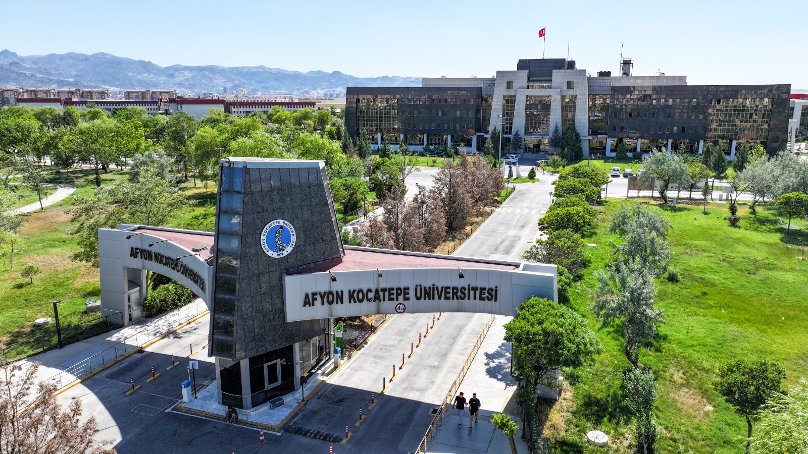 Afyon Kocatepe Üniversitesi (AKÜ), çalışan ve öğrenci sağlığını önceleyen politikaları