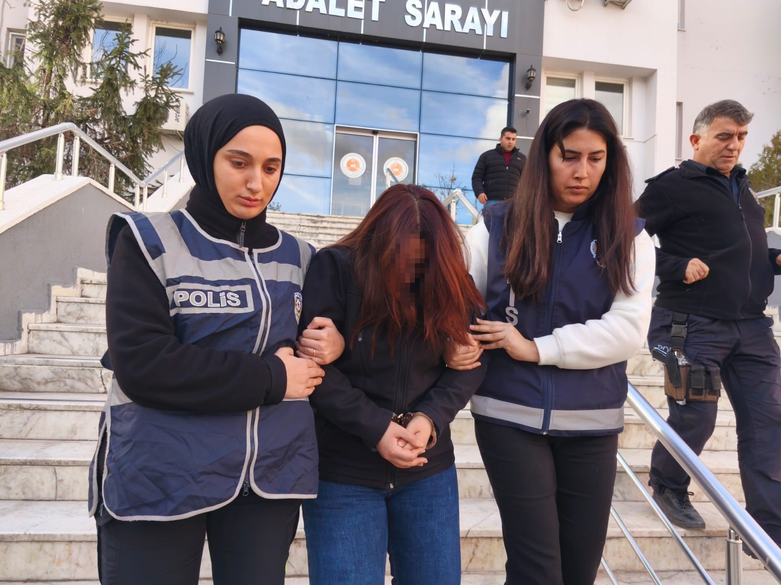 Kahramanmaraş'ta 5 günlük bebeğe şiddet uyguladığı güvenlik kamerası görüntüleriyle ortaya
