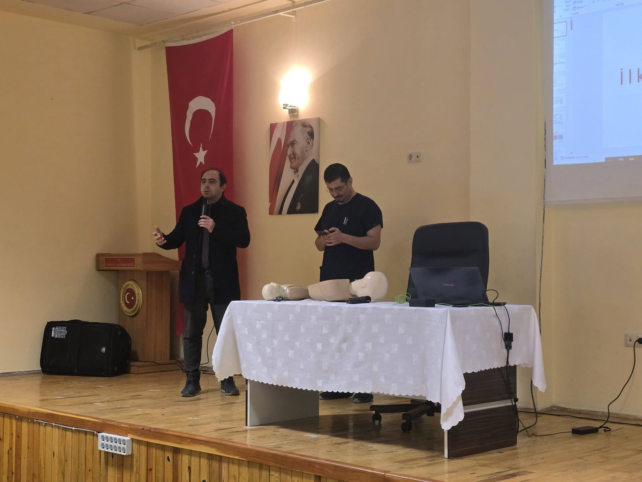 Emirdağ Kaymakamlığı koordinasyonunda, İlçe Milli Eğitim Müdürlüğü ve İlçe Sağlık