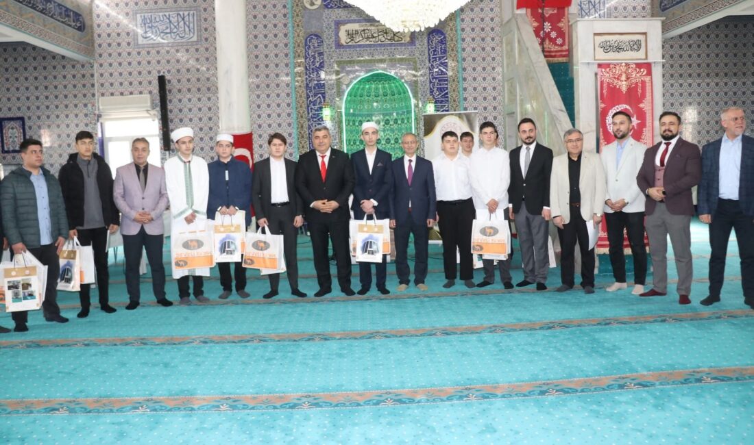Afyonkarahisar’da imam hatip liseleri erkek öğrenciler arasında düzenlenen "Hafızlık, Ezan